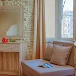 Апартаменты Effie's Old Town *