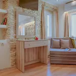 Effie's Old Town Апартаменты *