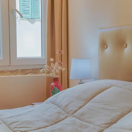 Effie's Old Town Daire Korfu