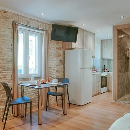 Apartment Effie's Old Town By Estia *