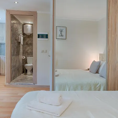 Apartment Effie's Old Town By Estia *