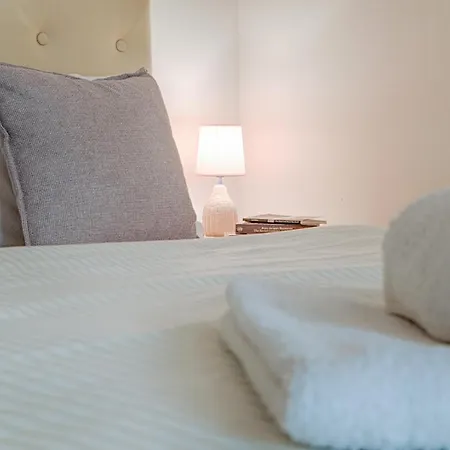 Effie's Old Town Apartment *